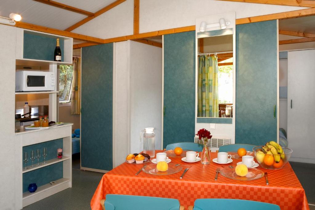 Camping Bassegoda Park Hotel Albanya Værelse billede