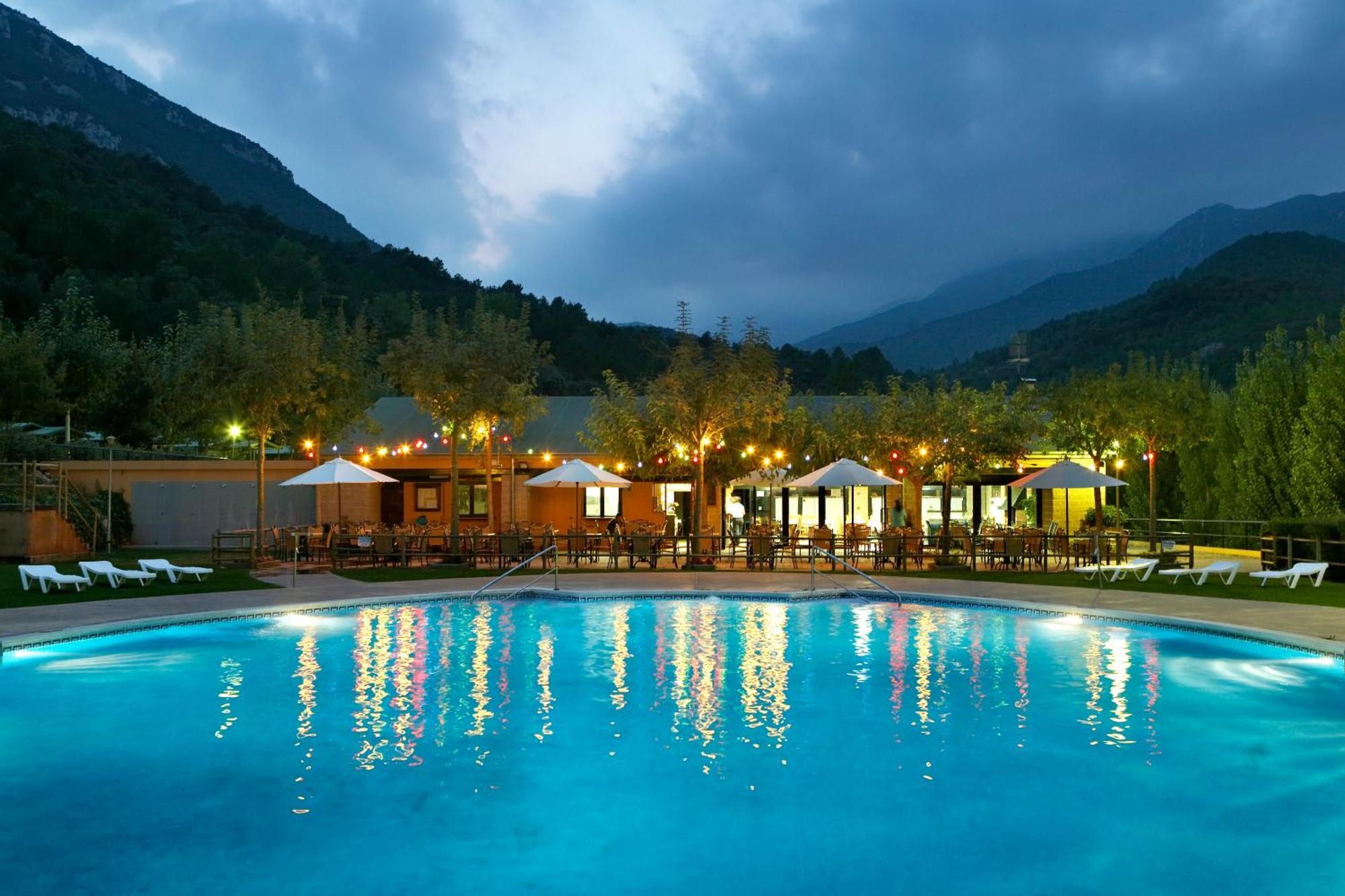 Camping Bassegoda Park Hotel Albanya Eksteriør billede