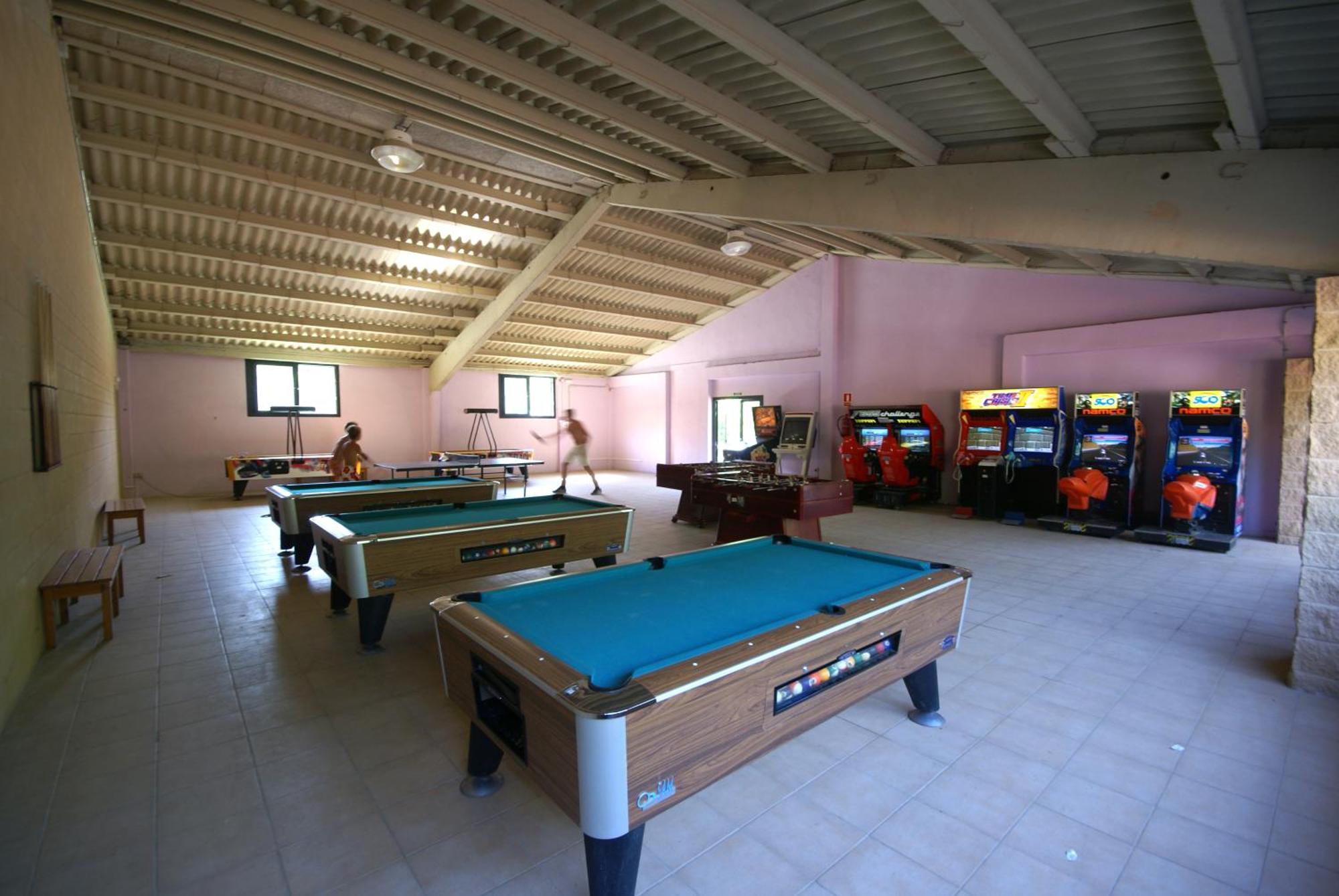 Camping Bassegoda Park Hotel Albanya Eksteriør billede