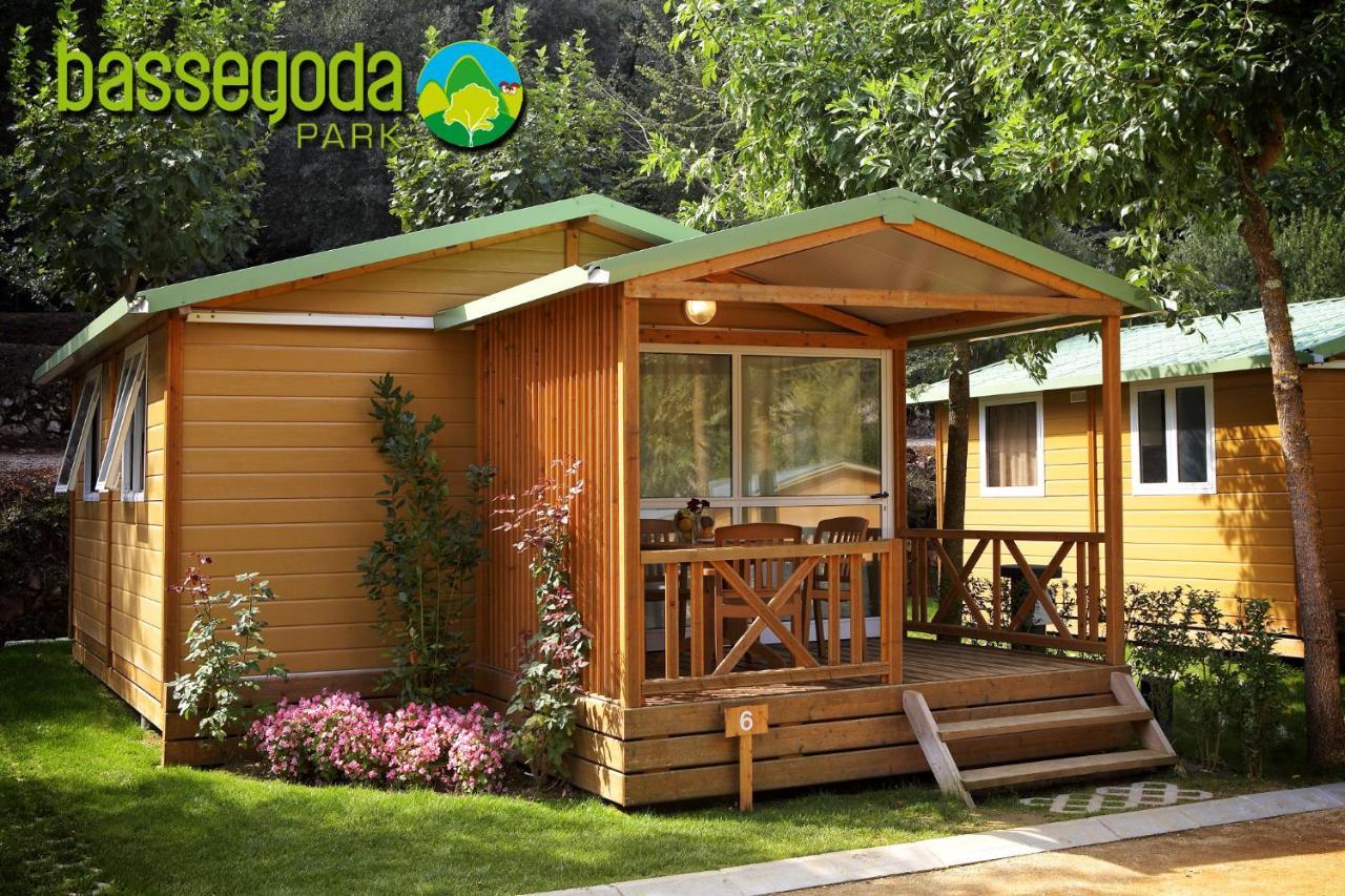 Camping Bassegoda Park Hotel Albanya Eksteriør billede
